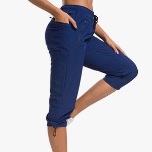 WOMENS CAPRI HIKING-CROPPED  CARGO PANT WATER BLUE SIZE: SMALL